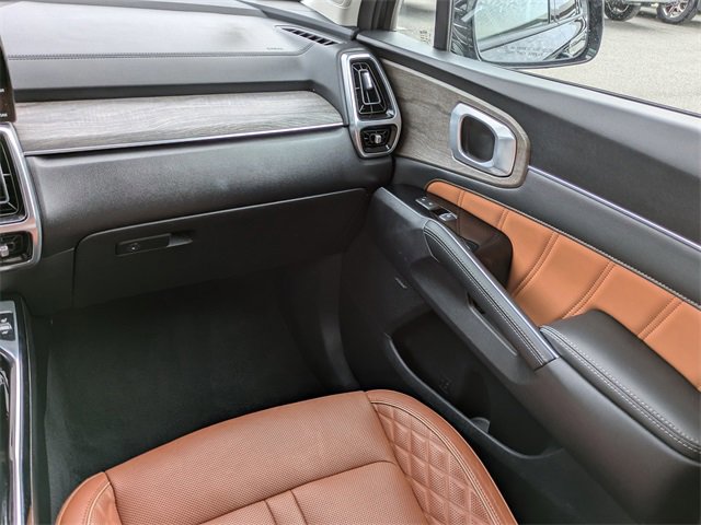 Used 2021 Kia Sorento SX Prestige image 16