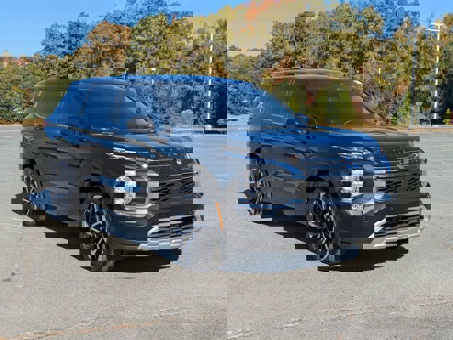 Used 2024 Mitsubishi Outlander SE Black Edition image 8