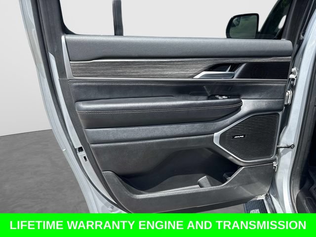 Used 2024 Jeep Wagoneer L Series II w/ Flexible Seating Group RWD image 14