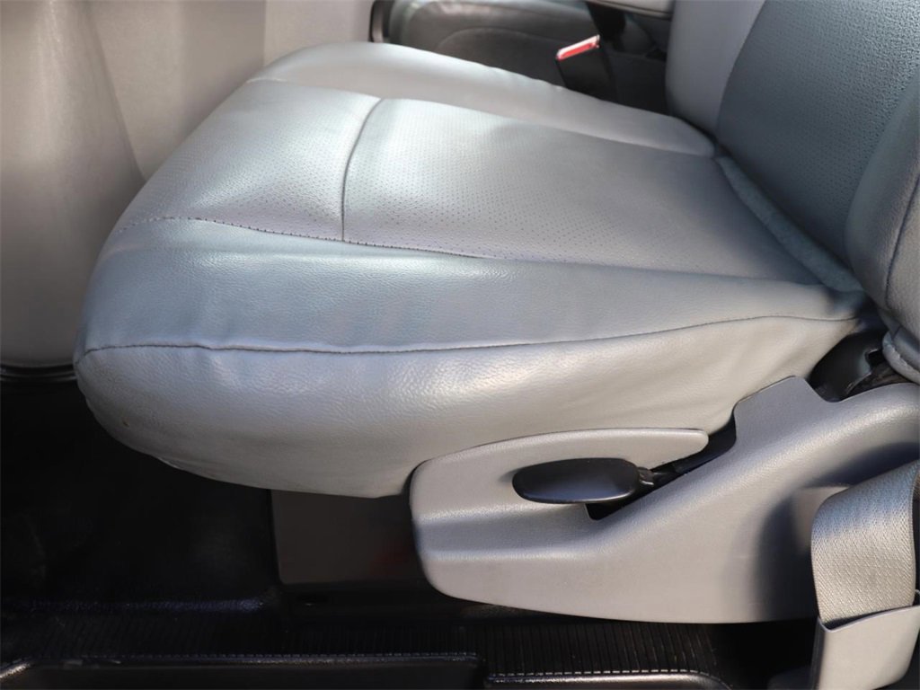 Certified 2022 Ford E-450 and Econoline 450 Super Duty w/ Power Windows & Locks Group image 17