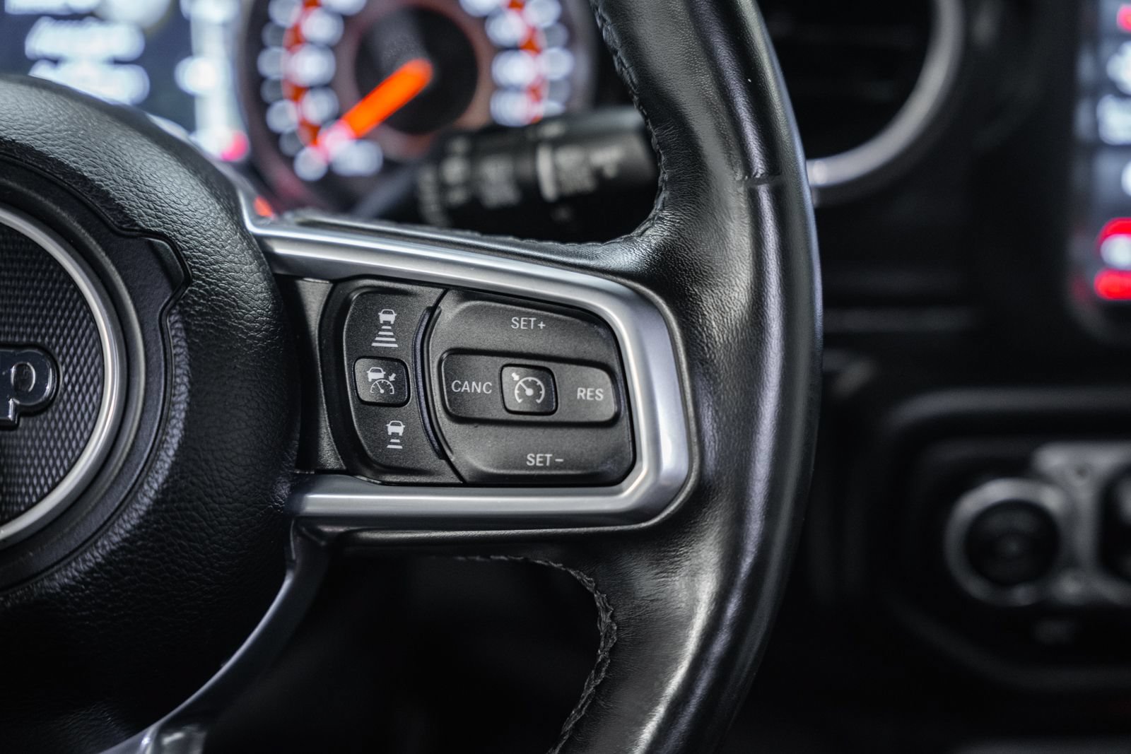Used 2021 Jeep Wrangler Unlimited Sahara AWD/4WD image 32