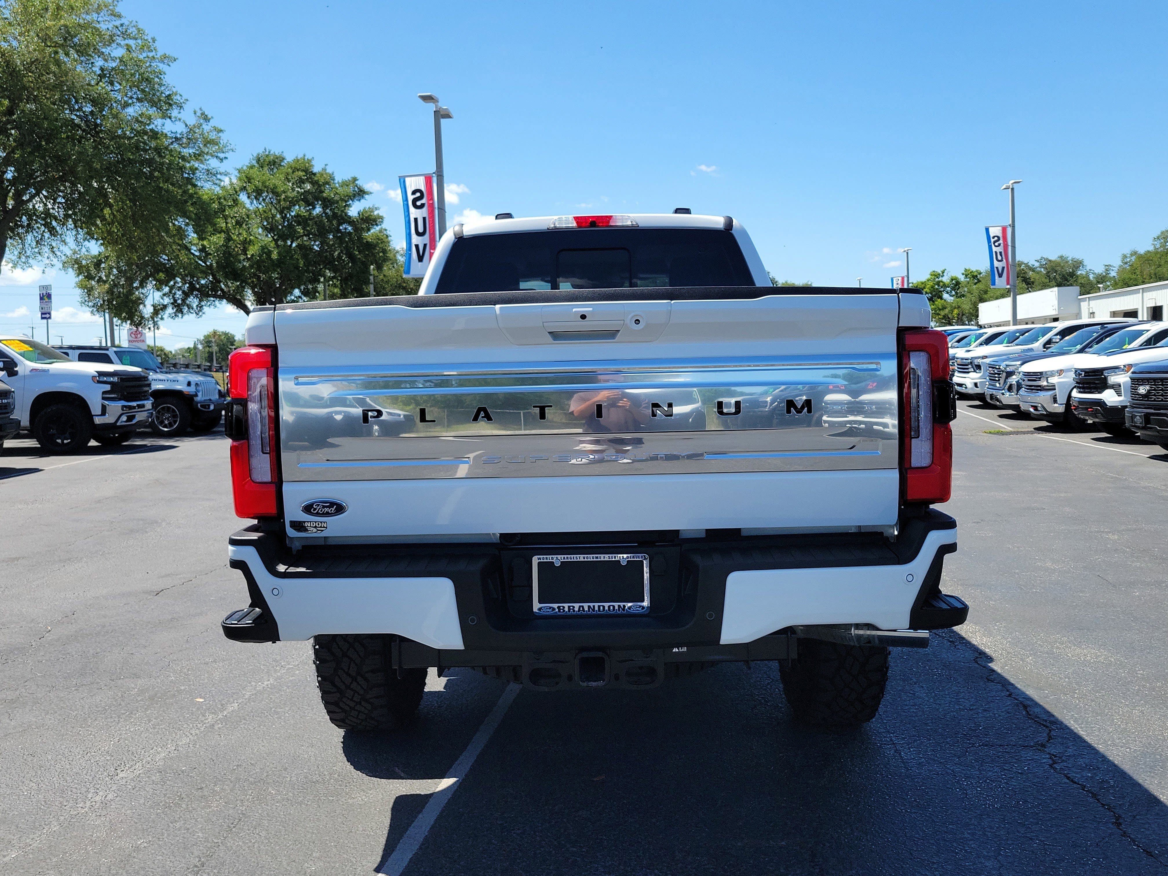 Certified 2025 Ford F250 Platinum w/ Platinum Plus Package AWD/4WD image 8