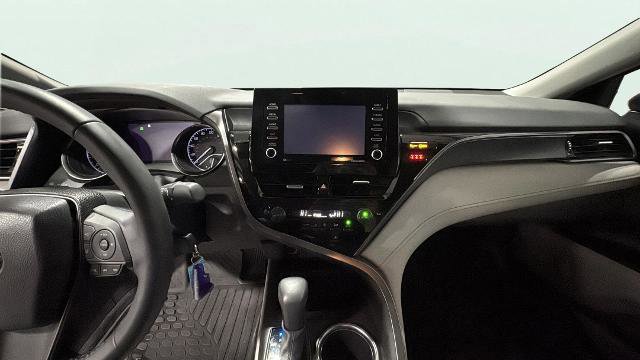 Used 2024 Toyota Camry SE image 12
