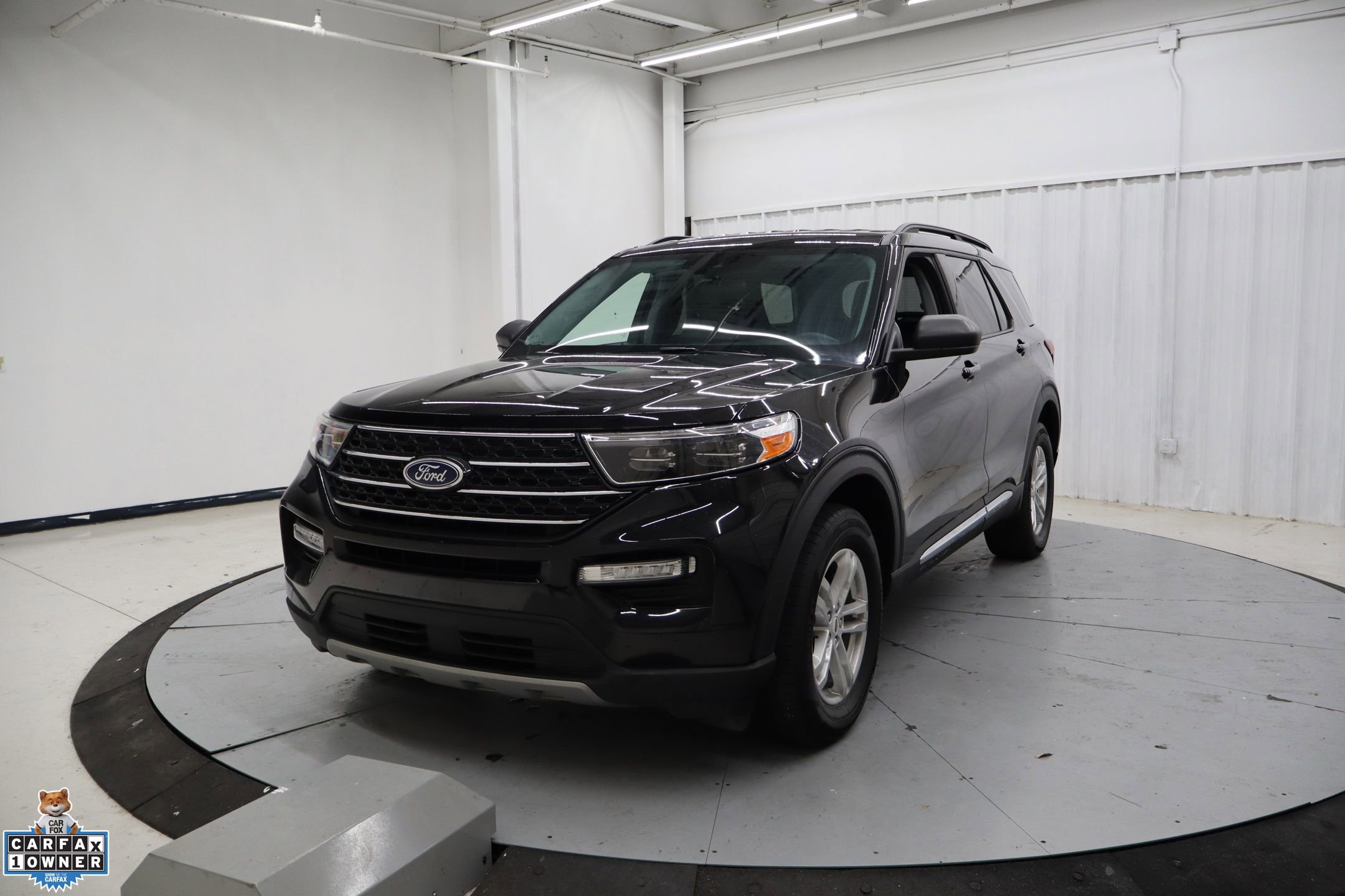 Certified 2023 Ford Explorer XLT w/ Equipment Group 202A AWD/4WD image 10