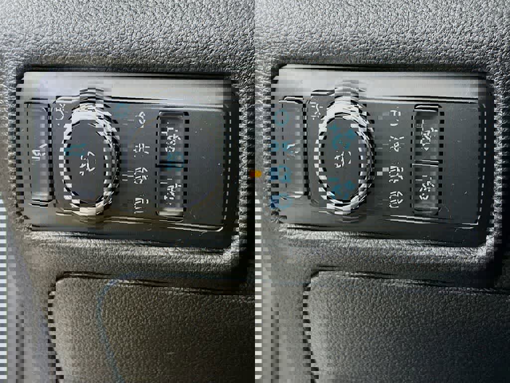 Certified 2020 Ford Explorer XLT w/ Equipment Group 202A image 27