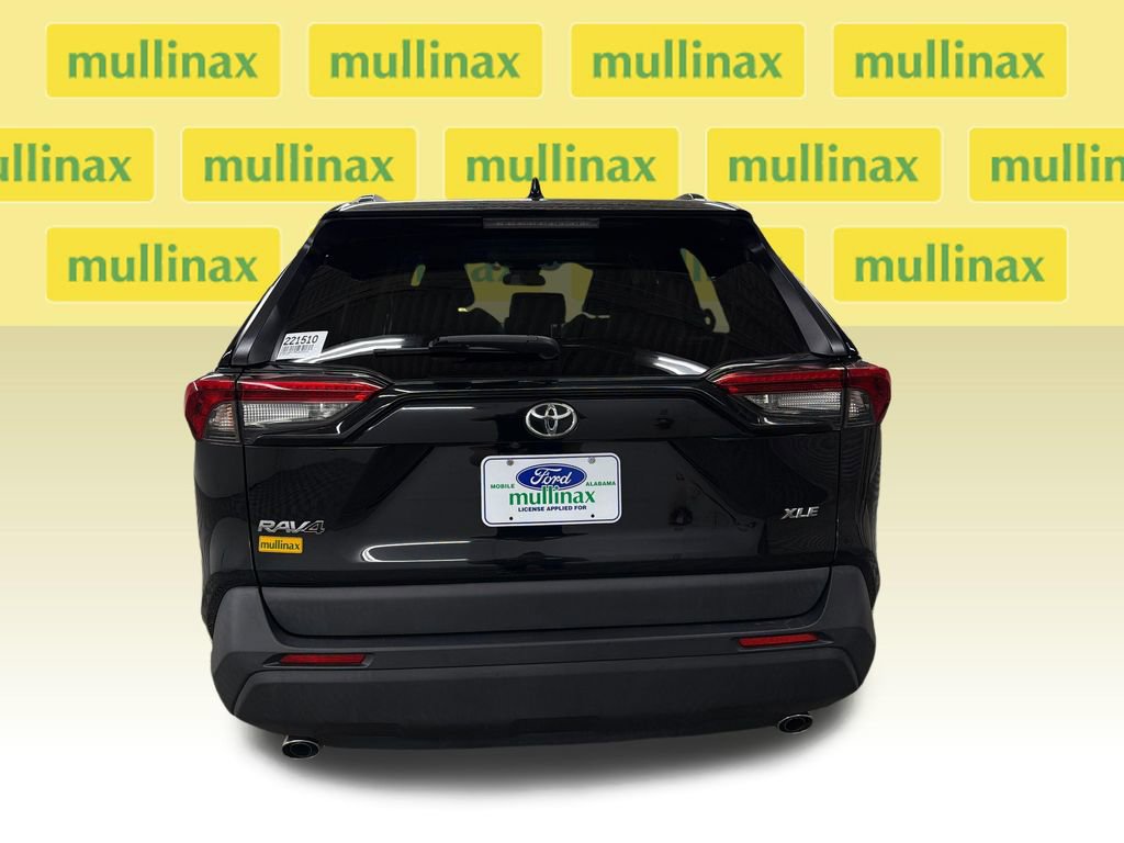 Used 2023 Toyota RAV4 XLE Premium FWD image 7