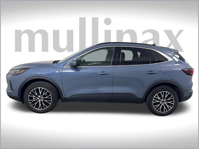 Certified 2025 Ford Escape SE w/ PHEV Premium Package image 12