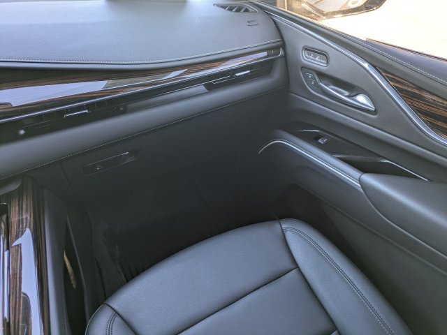 Used 2023 Cadillac Escalade Luxury AWD/4WD image 19