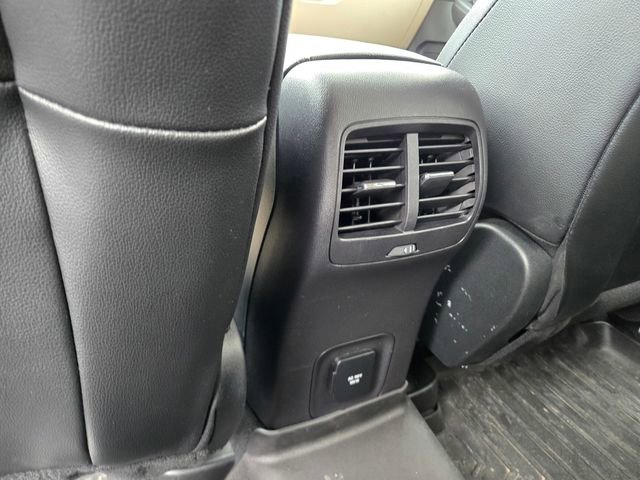 Certified 2020 Ford Escape Titanium AWD/4WD image 29