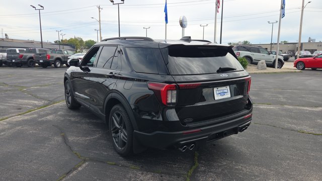 Certified 2025 Ford Explorer ST AWD/4WD image 5