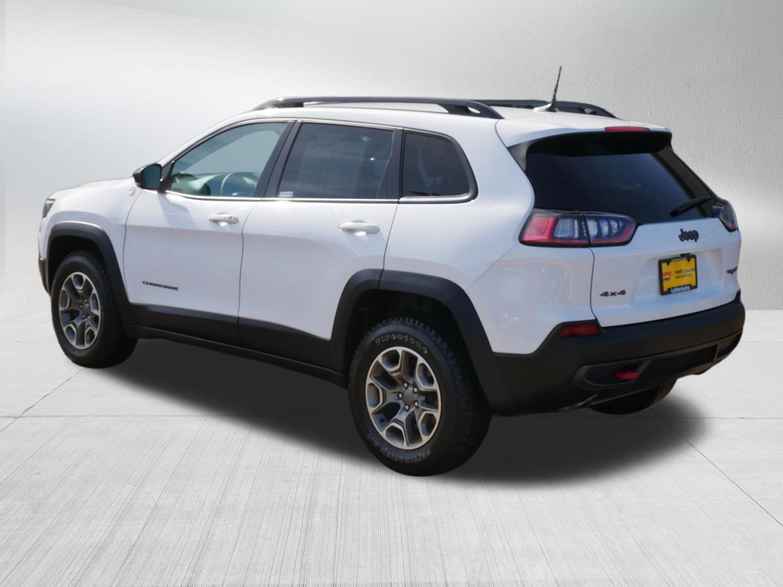 Used 2022 Jeep Cherokee Trailhawk image 5