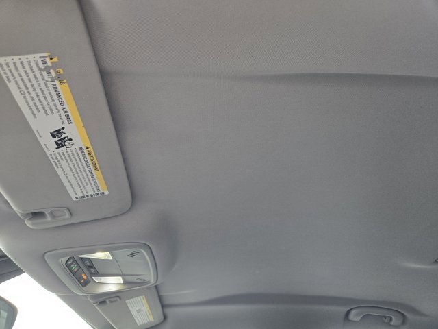 Used 2017 Chevrolet Volt LT w/ Comfort Package image 23