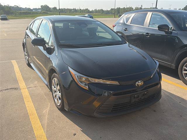 Used 2025 Toyota Corolla LE FWD image 2