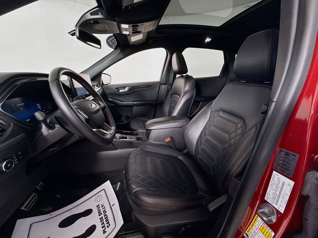 Certified 2023 Ford Escape ST-Line Elite w/ Premium Technology Package AWD/4WD image 2