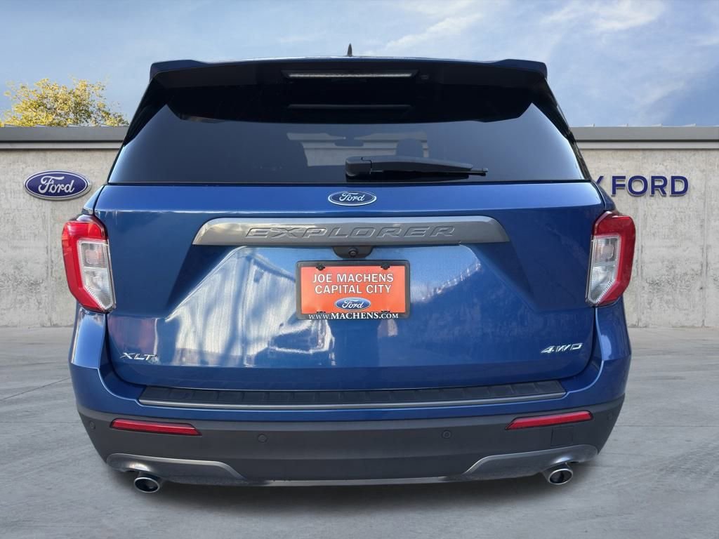 Certified 2022 Ford Explorer XLT w/ Equipment Group 202A image 4