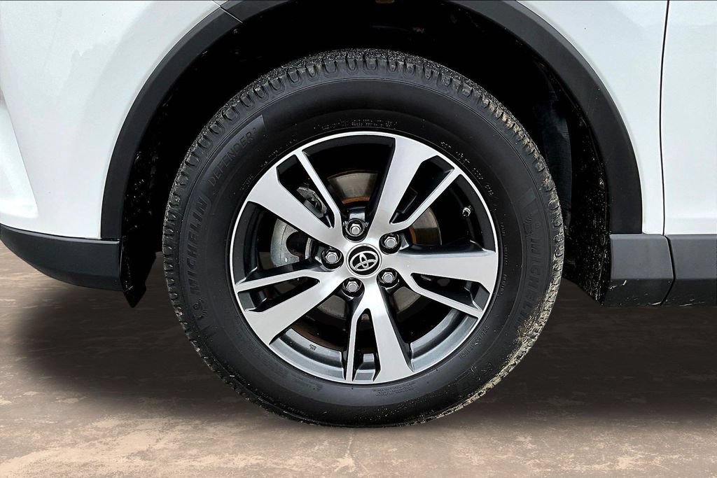 Used 2018 Toyota RAV4 XLE FWD image 36