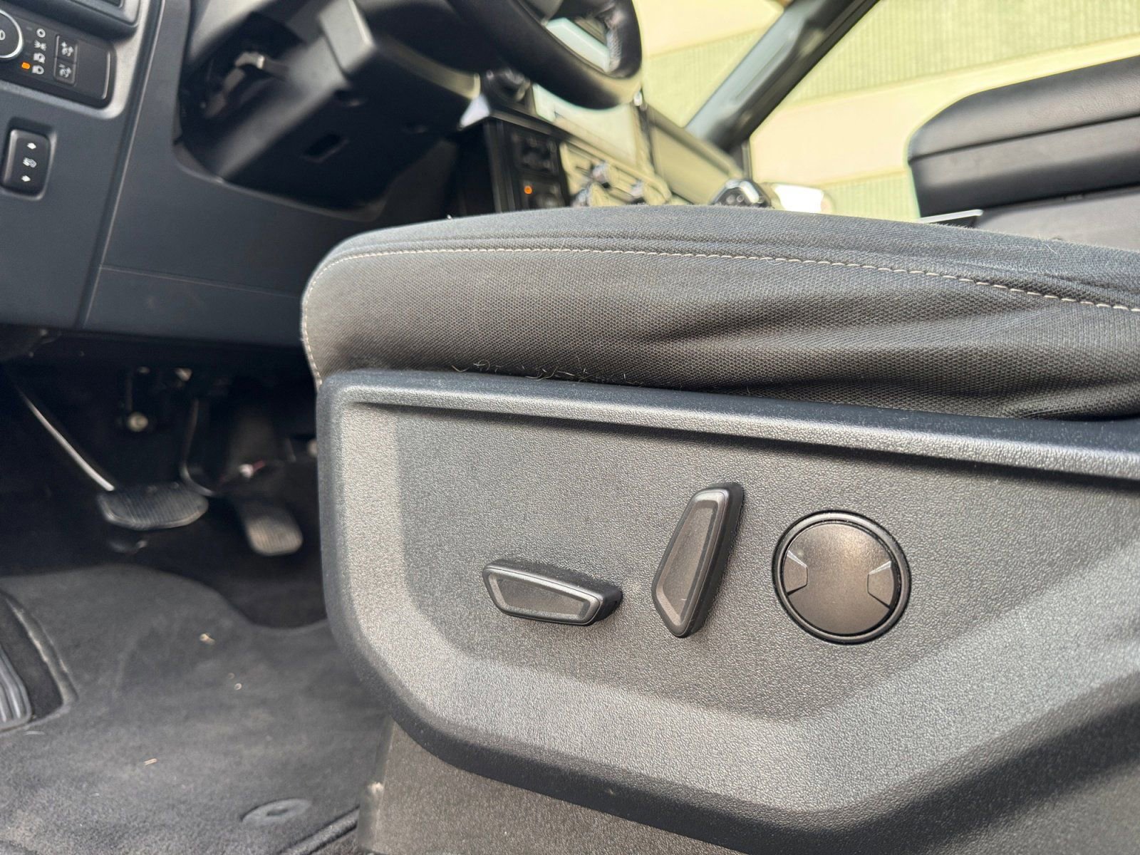 Certified 2022 Ford F150 XLT w/ Equipment Group 302A High image 21