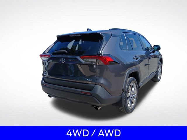 Used 2022 Toyota RAV4 XLE Premium AWD/4WD image 9