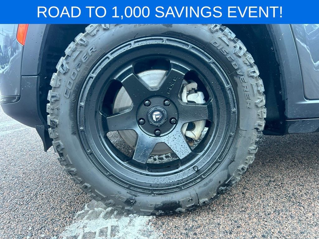 Used 2023 Jeep Grand Cherokee L Laredo image 41