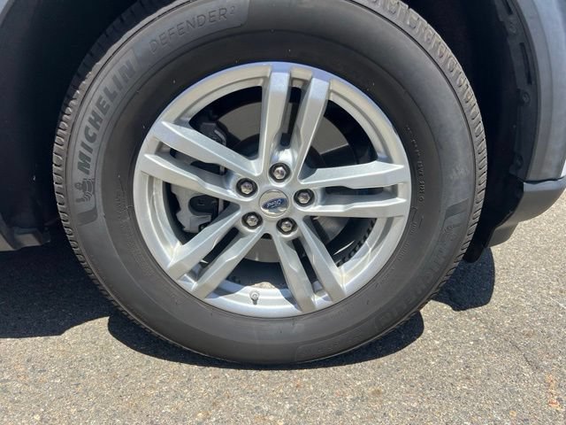 Certified 2020 Ford Explorer XLT RWD image 5