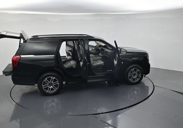 Certified 2025 Ford Expedition Active AWD/4WD image 51
