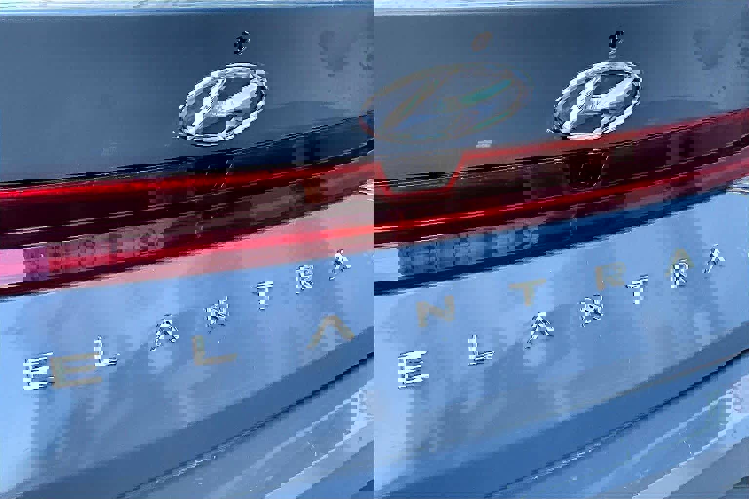 Used 2022 Hyundai Elantra SEL w/ Convenience + Premium Package image 12