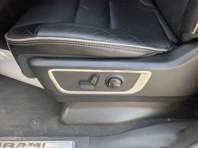 Used 2022 RAM 1500 Laramie AWD/4WD image 14