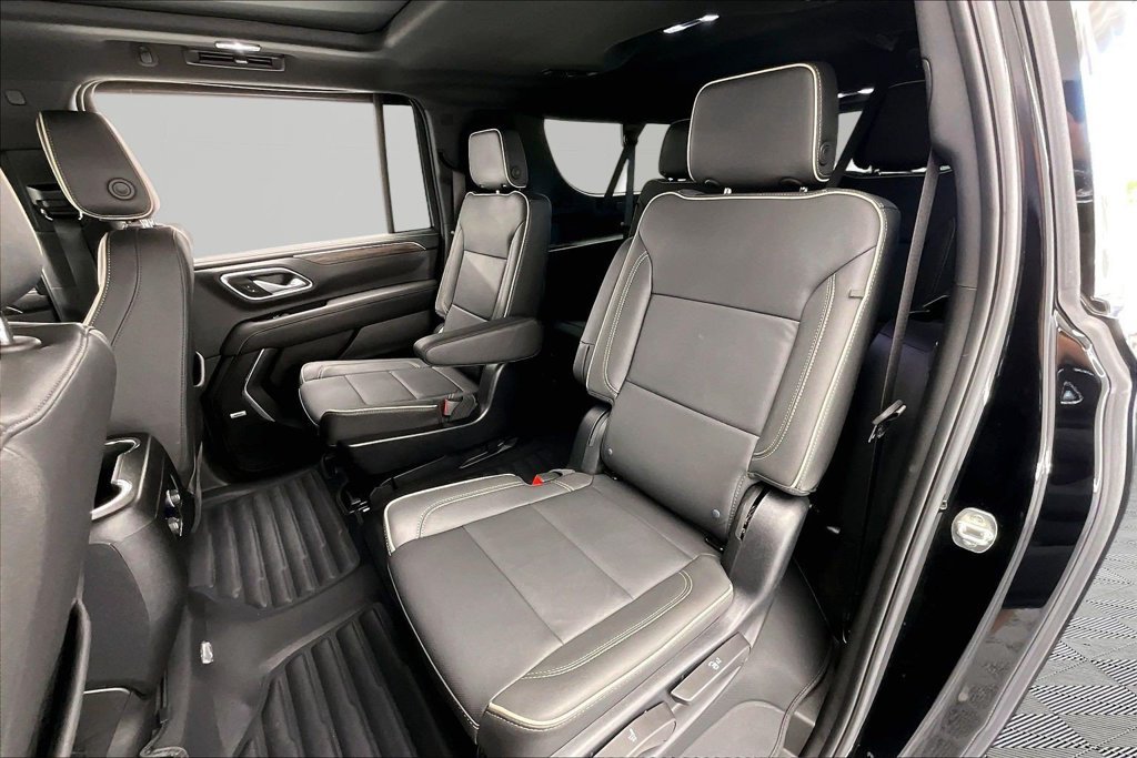 Used 2024 Chevrolet Suburban Premier AWD/4WD image 26