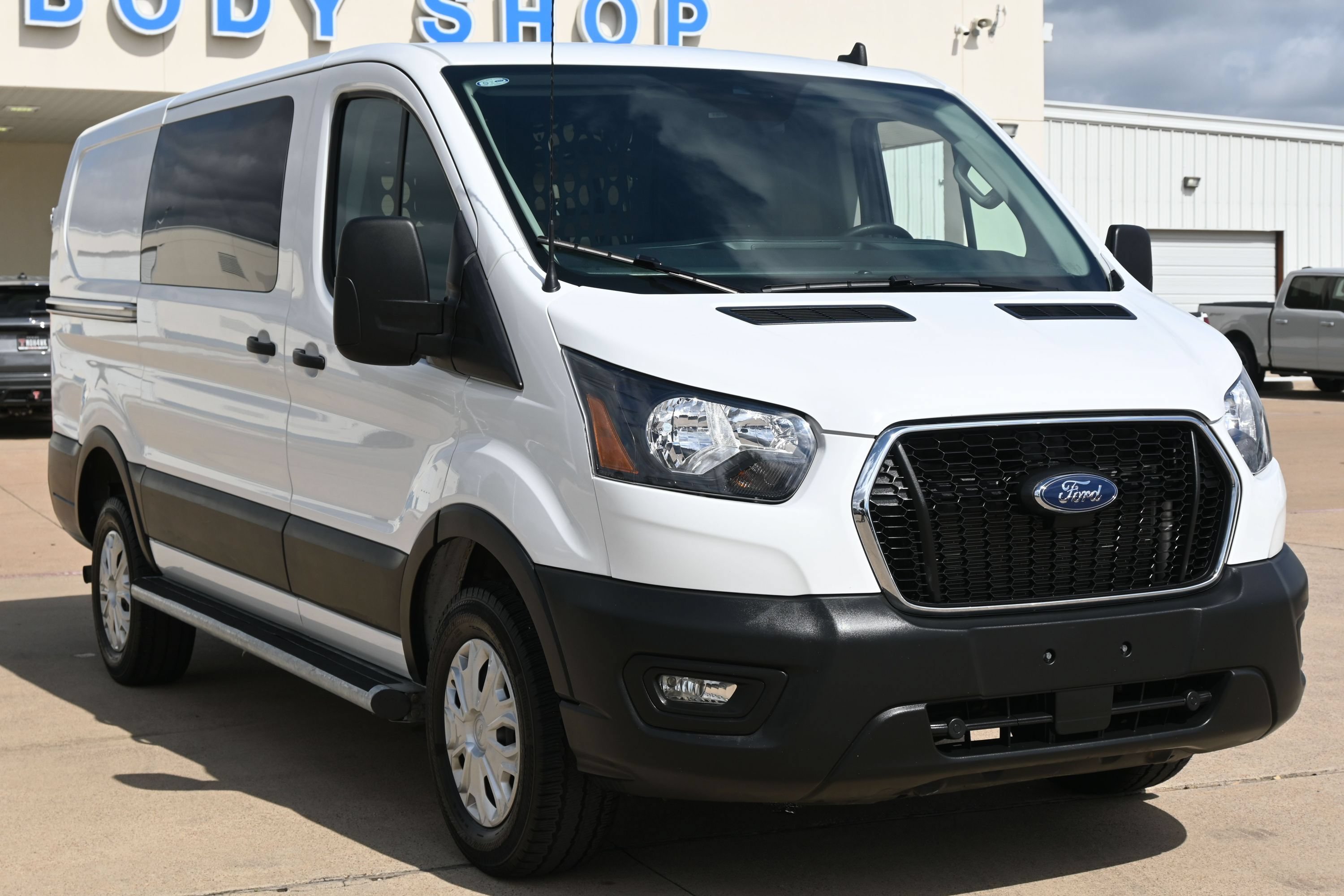 Certified 2025 Ford Transit 250 Low Roof w/ Exterior Upgrade Package RWD image 12