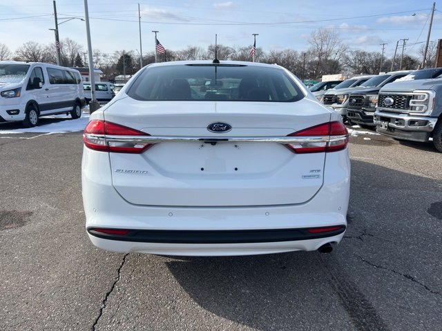 Certified 2018 Ford Fusion SE w/ Fusion SE Technology Package image 5