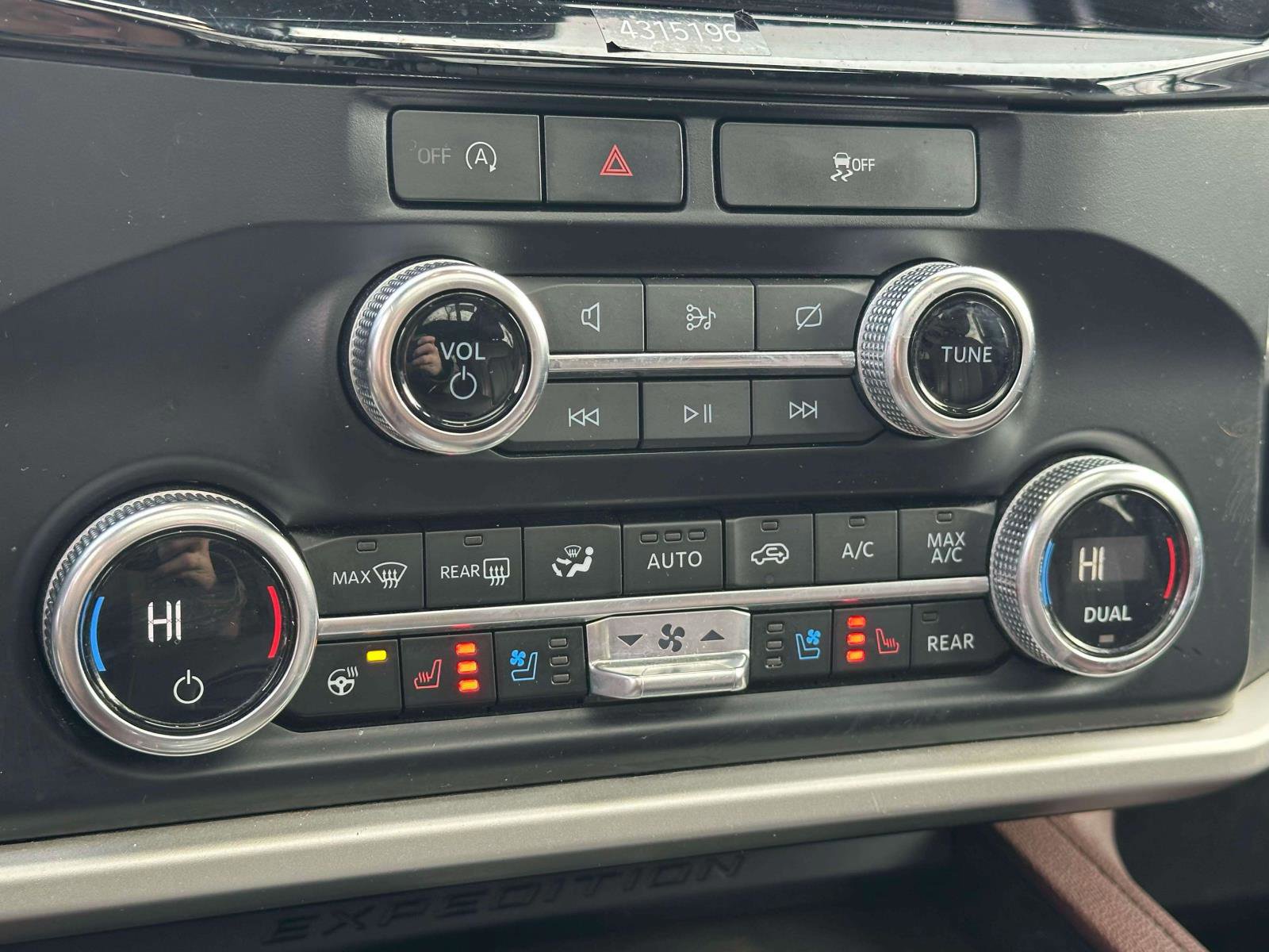 Certified 2024 Ford Expedition Limited image 27