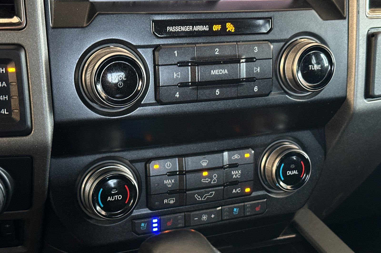 Certified 2019 Ford F150 Raptor w/ Equipment Group 802A Luxury image 19