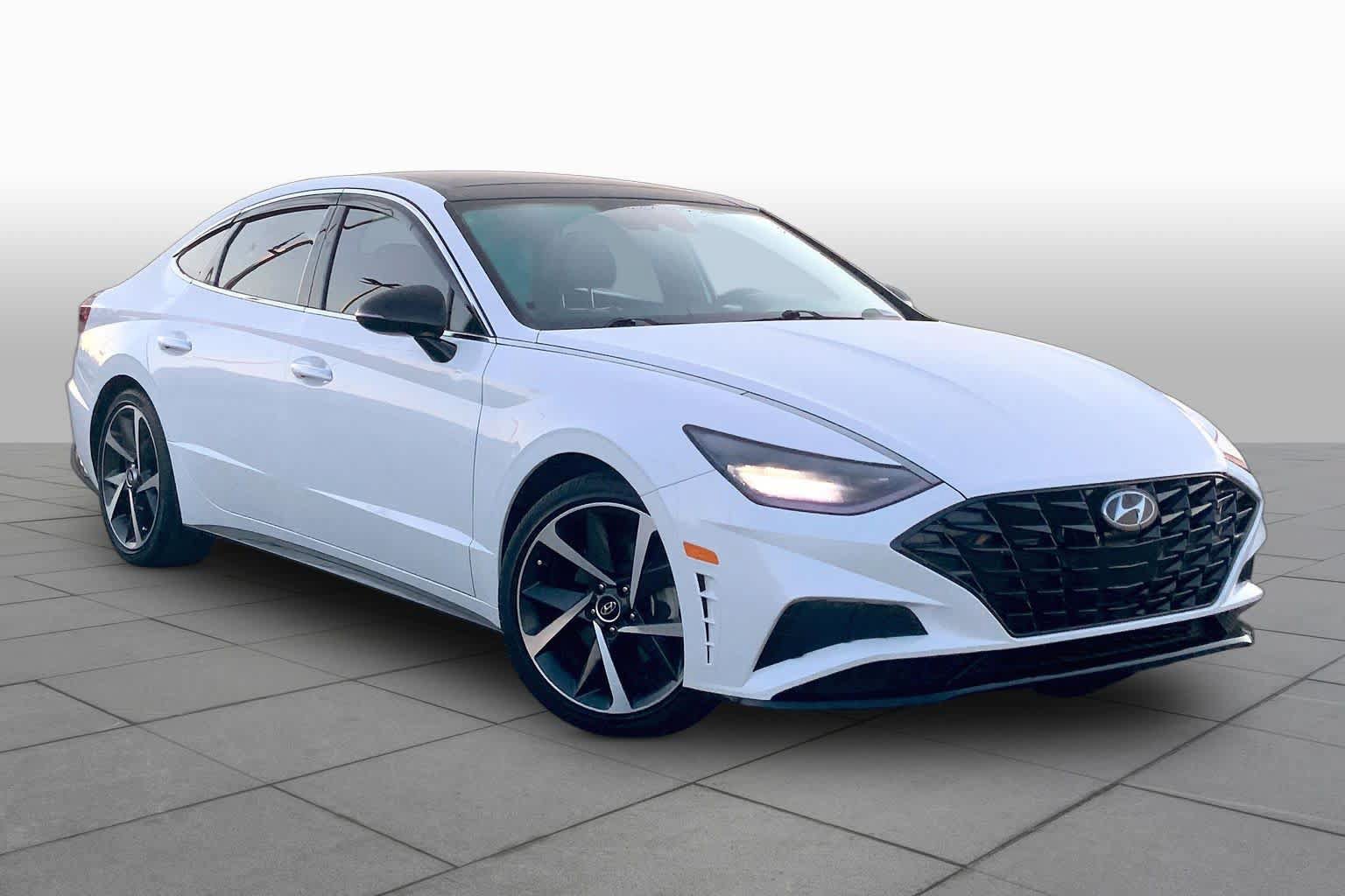 Used 2022 Hyundai Sonata SEL Plus w/ Cargo Package FWD image 3