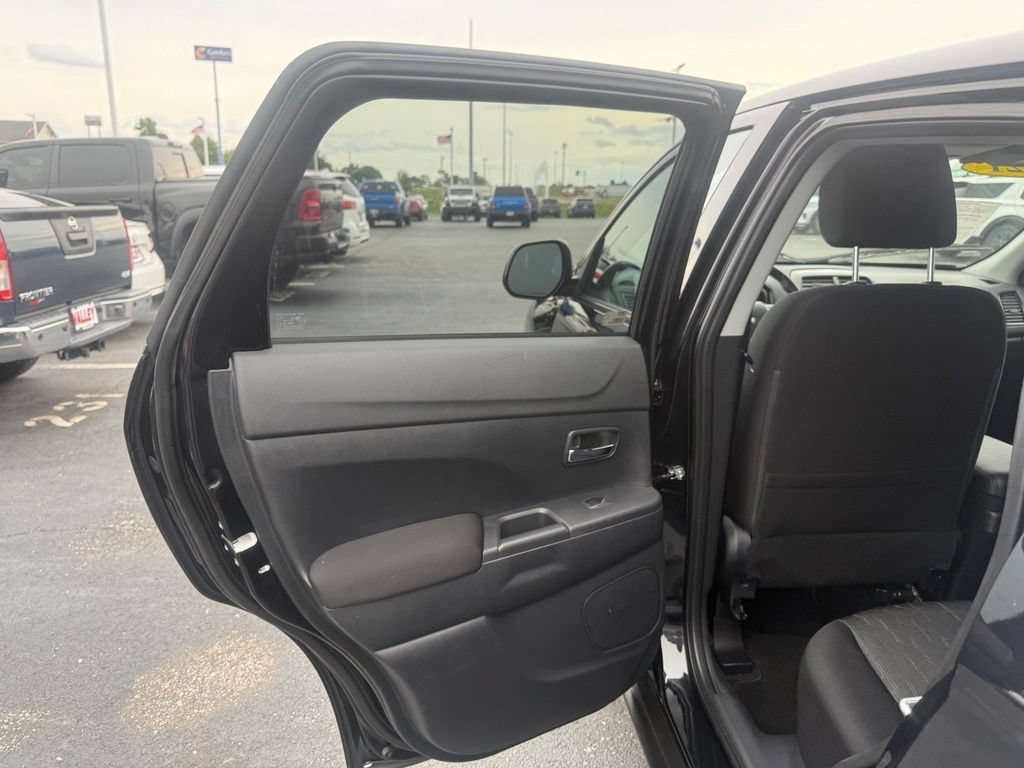 Used 2021 Mitsubishi Outlander Sport LE AWD/4WD image 35