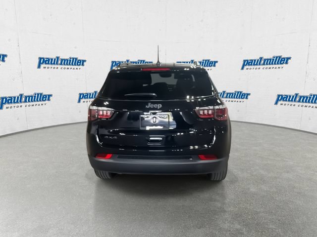 Used 2026 Jeep Compass Latitude AWD/4WD image 9