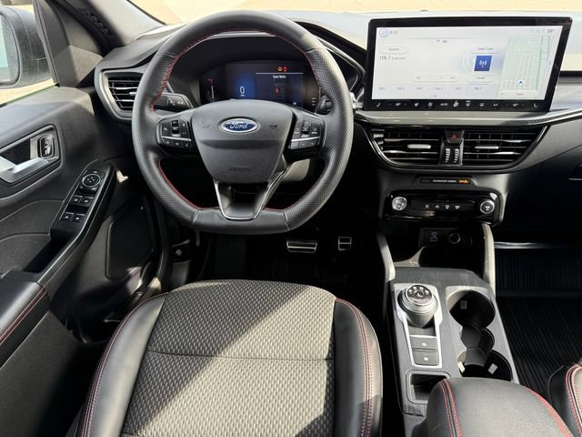 Certified 2023 Ford Escape ST-Line w/ Tech Pack #1 AWD/4WD image 9