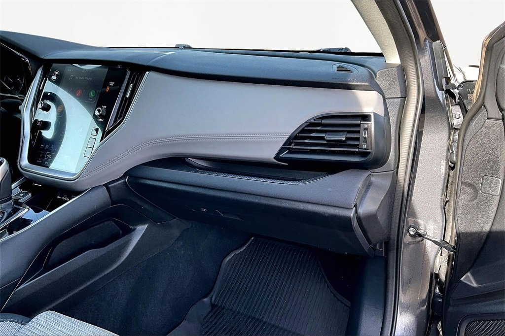 Used 2025 Subaru Outback Premium w/ Popular Package #1A image 17