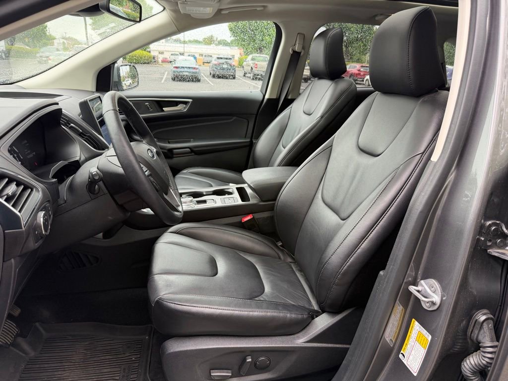 Certified 2022 Ford Edge Titanium AWD/4WD image 11
