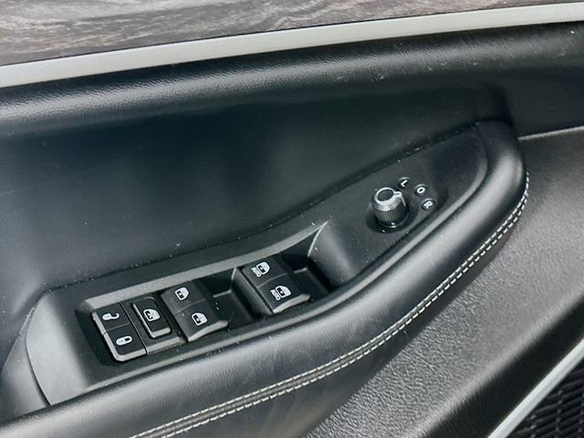 Used 2022 Jeep Grand Cherokee L Limited AWD/4WD image 22