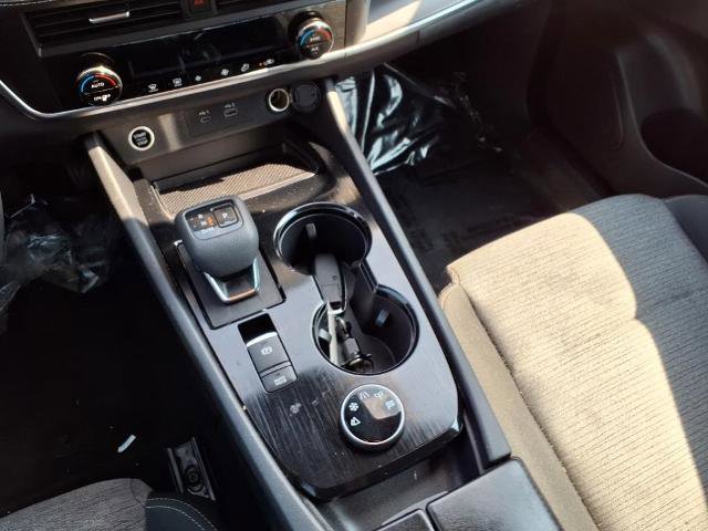 Used 2023 Nissan Rogue SV image 17