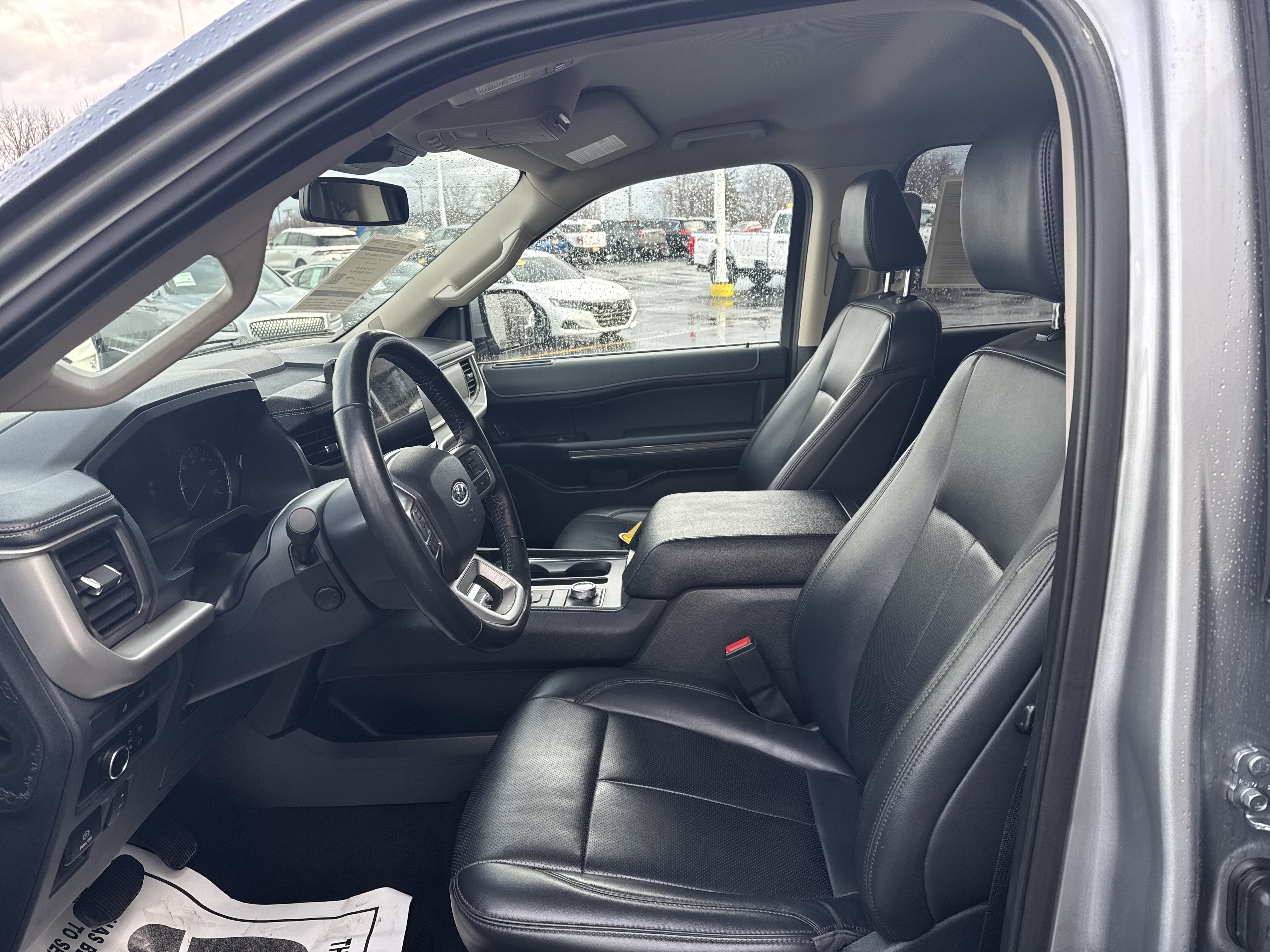 Certified 2024 Ford Expedition XLT image 12