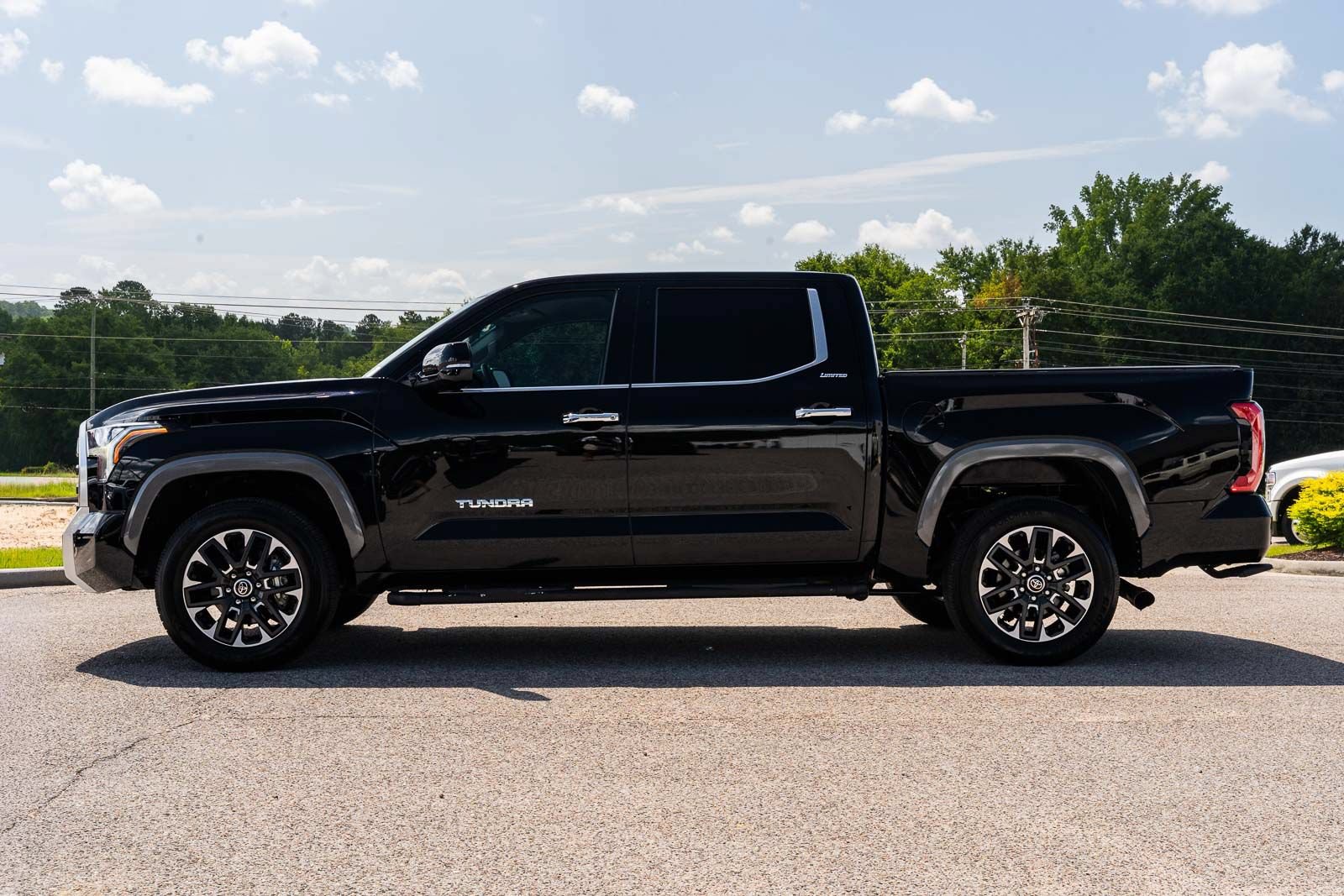 Used 2024 Toyota Tundra Limited AWD/4WD image 4