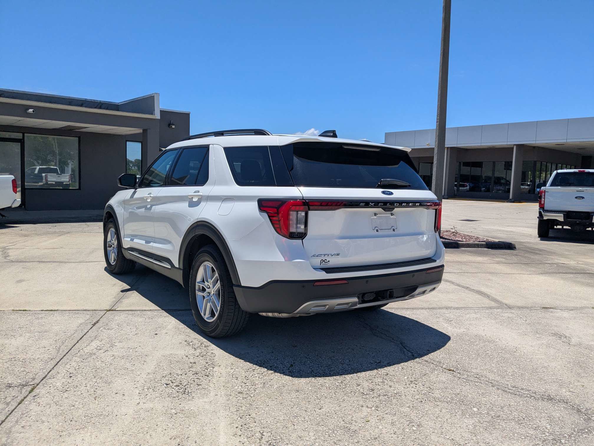 Certified 2025 Ford Explorer Active w/ Active Comfort Package RWD image 6