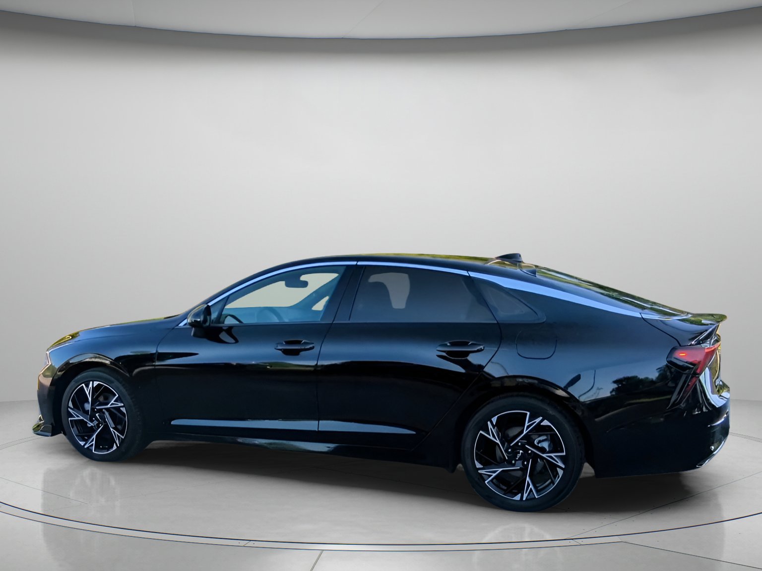 Used 2025 Kia K5 GT-Line w/ GT-Line Premium Package AWD/4WD image 15