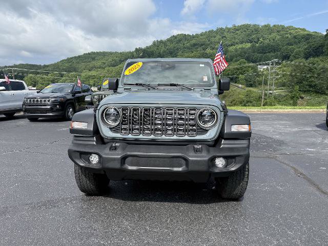Used 2025 Jeep Wrangler Sport AWD/4WD image 2