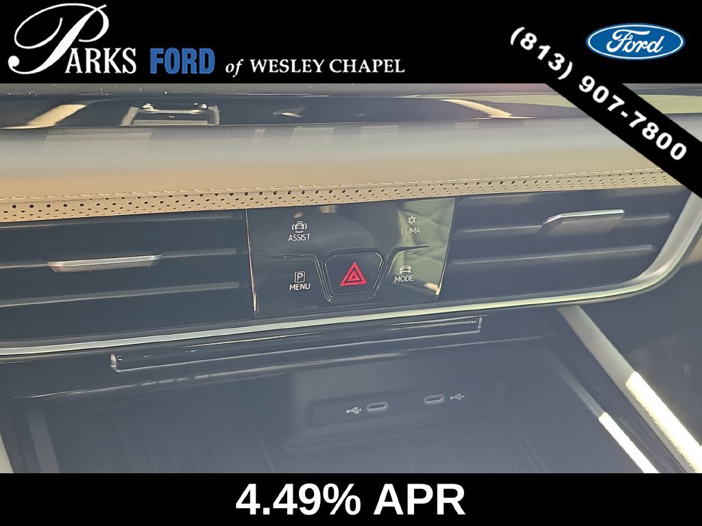 Used 2025 Volkswagen Atlas SE FWD image 25