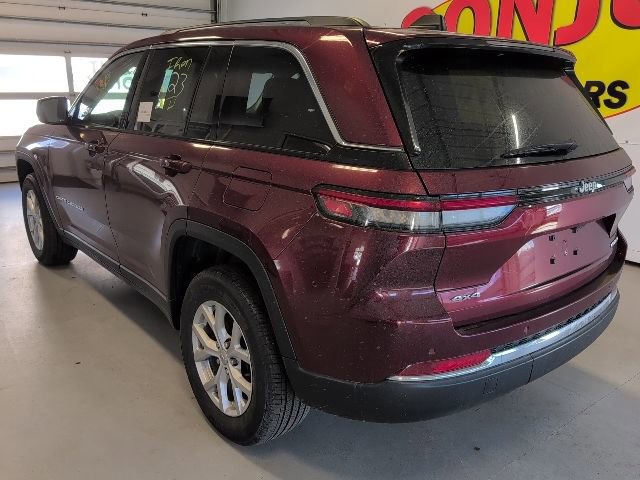 Used 2023 Jeep Grand Cherokee Limited image 3