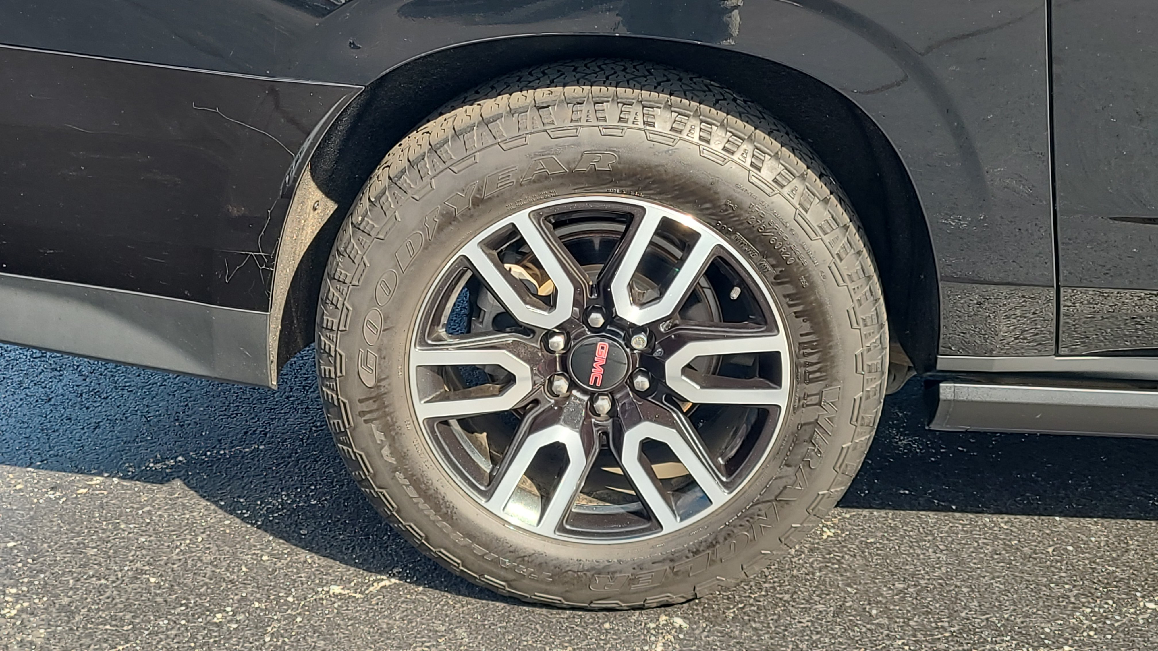 Used 2021 GMC Yukon XL AT4 w/ AT4 Premium Plus Package AWD/4WD image 10