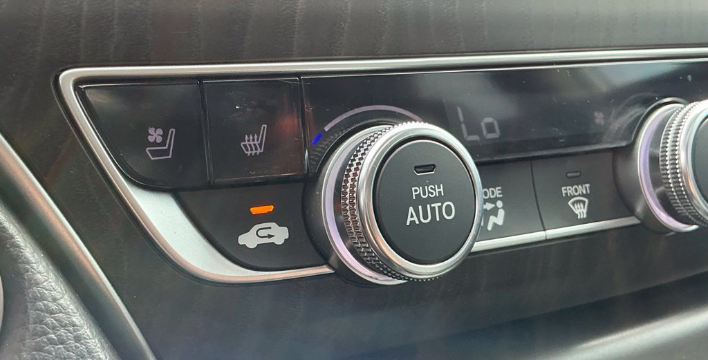Used 2018 Honda Accord Touring image 36