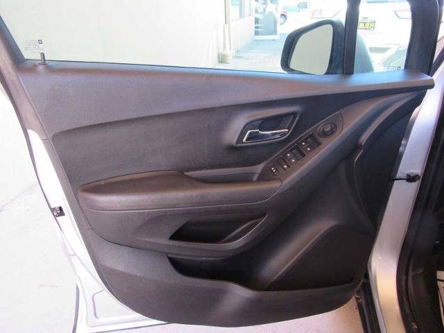 Used 2019 Chevrolet Trax LS FWD image 11